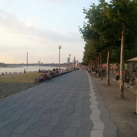 Deluxe - Centre - Koenigsalle 5min